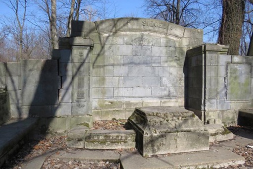 Началась реставрация могилы Курта Зигеля