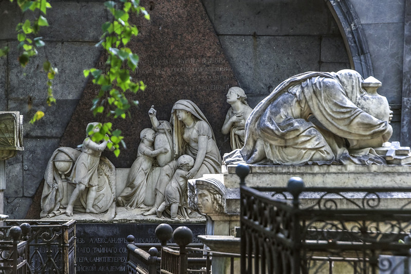 Лазаревское кладбище в Санкт-Петербурге Лазаревское кладбище в Санкт-Петербурге